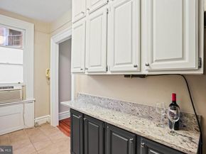 2039 New Hampshire Avenue NW 307, Washington DC 20009