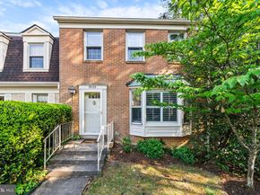5025 Domain Place 26, Alexandria VA 22311