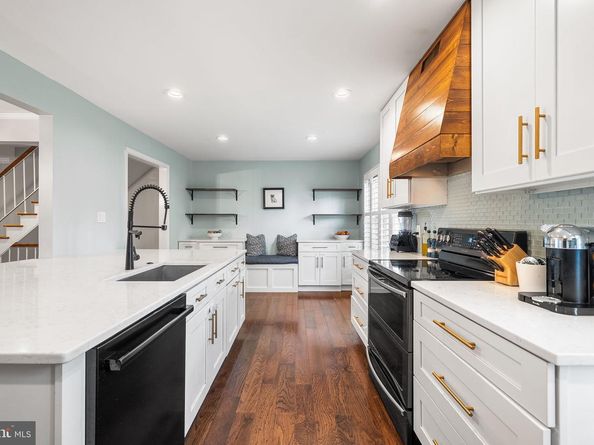 5025 Domain Place 26, Alexandria VA 22311