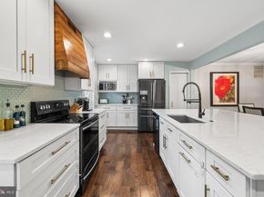 5025 Domain Place 26, Alexandria VA 22311