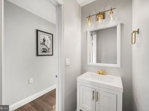 5025 Domain Place 26, Alexandria VA 22311
