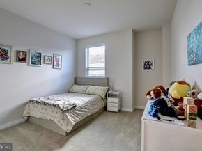 2135 Glacier Road 90, Herndon VA 20170