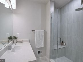 2135 Glacier Road 90, Herndon VA 20170