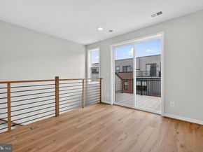 4965 Lachlan Mews, Alexandria VA 22304