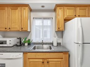 1023 19TH Street S, Arlington VA 22202