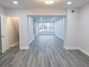 5240 E Roosevelt Boulevard, Philadelphia PA 19124