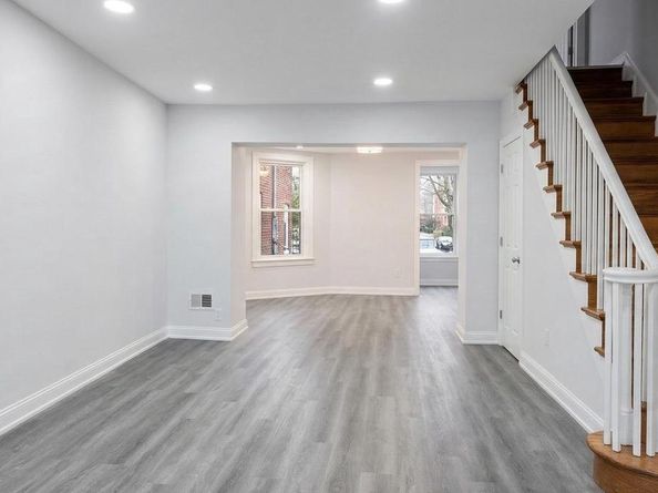 5240 E Roosevelt Boulevard, Philadelphia PA 19124