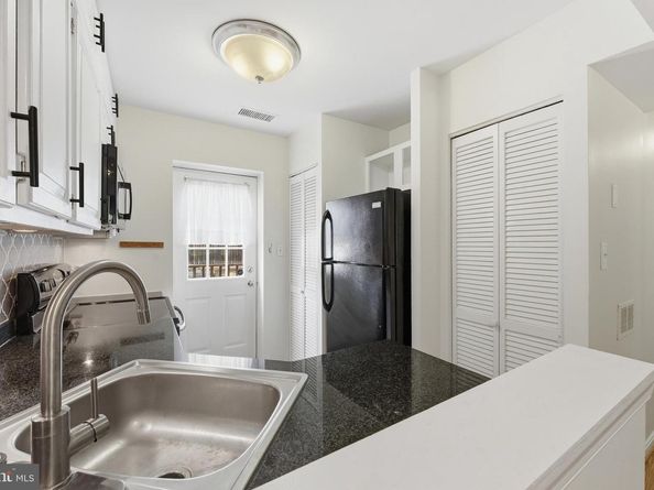 1405 E Abingdon Drive 1, Alexandria VA 22314