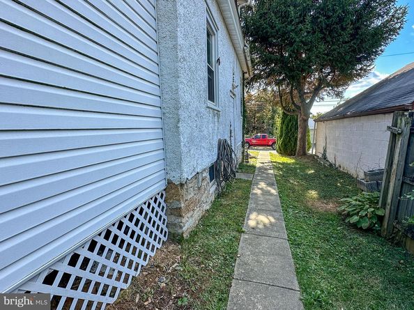 521 Blythe Avenue, Drexel Hill PA 19026