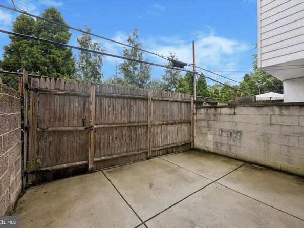1535 S Chadwick Street, Philadelphia PA 19146