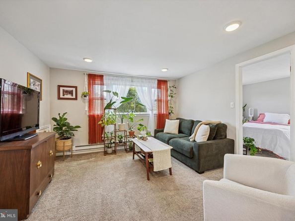 413 N Pine Street, Langhorne PA 19047