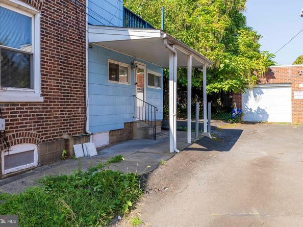 6040 Lawndale Avenue, Philadelphia PA 19111
