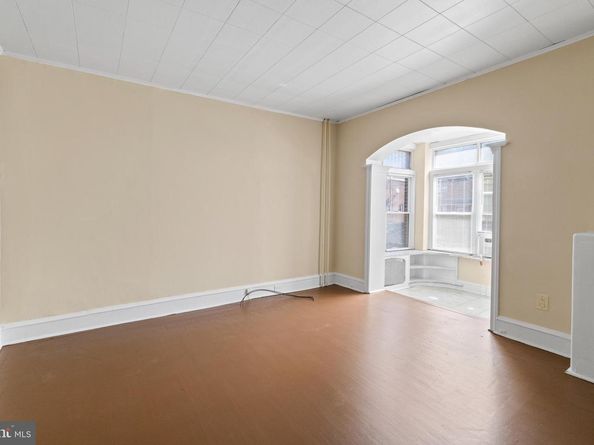 6040 Lawndale Avenue, Philadelphia PA 19111