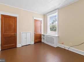 6040 Lawndale Avenue, Philadelphia PA 19111