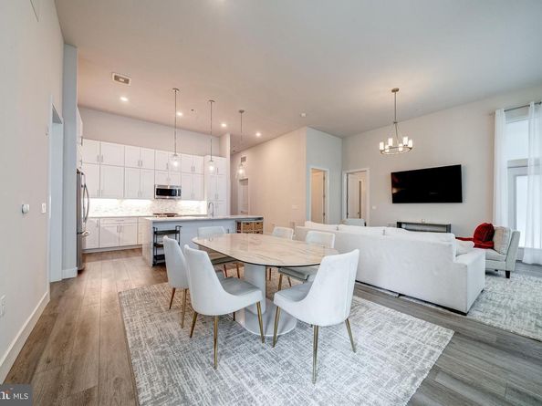 1761 Old Meadow Road 102, Mclean VA 22102