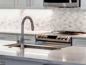 1761 Old Meadow Road 102, Mclean VA 22102