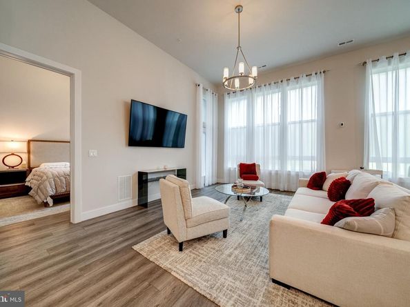 1761 Old Meadow Road 102, Mclean VA 22102