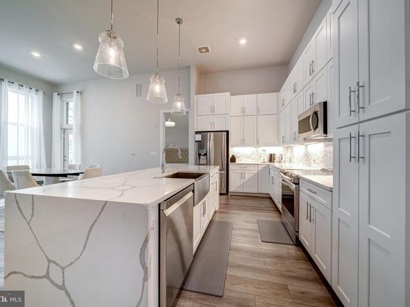 1761 Old Meadow Road 102, Mclean VA 22102