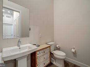 1761 Old Meadow Road 102, Mclean VA 22102