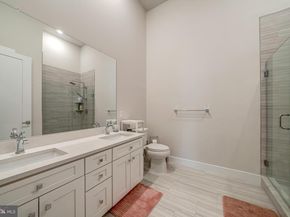 1761 Old Meadow Road 102, Mclean VA 22102