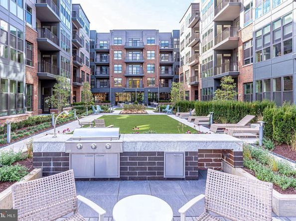 1761 Old Meadow Road 102, Mclean VA 22102