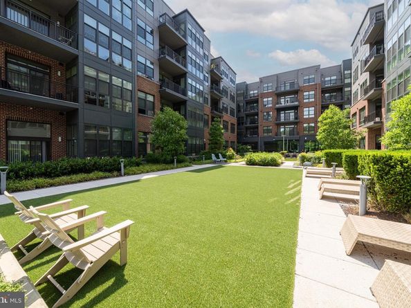 1761 Old Meadow Road 102, Mclean VA 22102