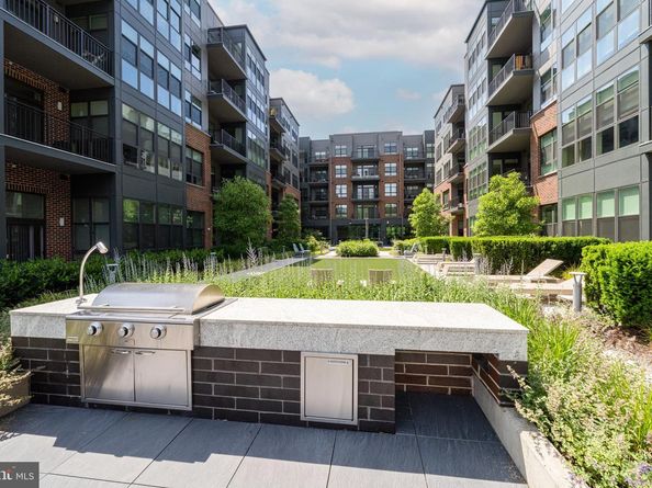 1761 Old Meadow Road 102, Mclean VA 22102