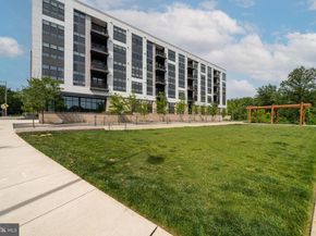 1761 Old Meadow Road 102, Mclean VA 22102