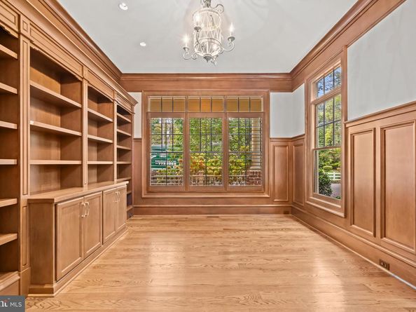 4801 29TH Street N, Arlington VA 22207