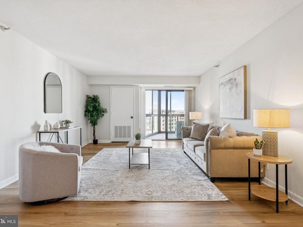 900 N Stafford Street 915, Arlington VA 22203