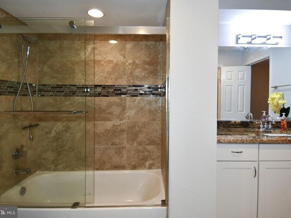 3315 Wyndham Circle 1223, Alexandria VA 22302