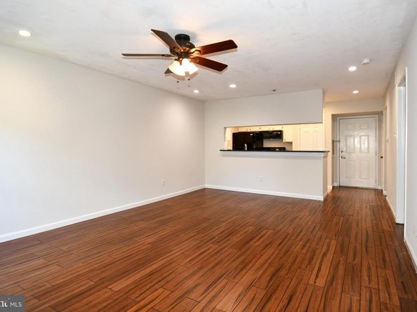 3315 Wyndham Circle 1223, Alexandria VA 22302