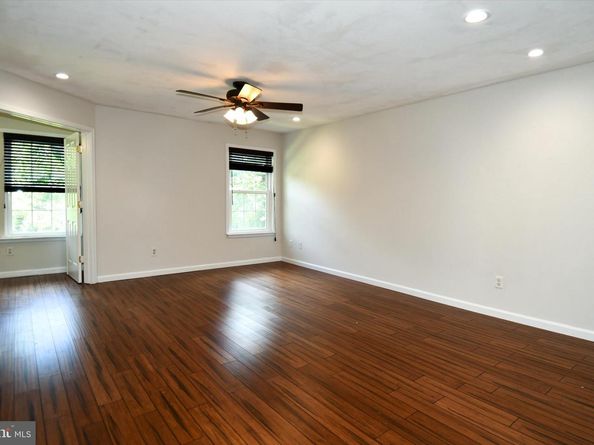 3315 Wyndham Circle 1223, Alexandria VA 22302