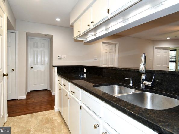 3315 Wyndham Circle 1223, Alexandria VA 22302