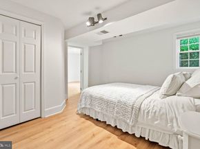 11910 Crayton Court, Herndon VA 20170