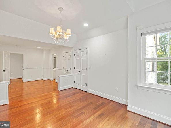 11910 Crayton Court, Herndon VA 20170