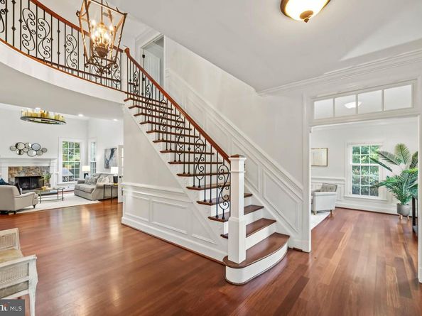 11910 Crayton Court, Herndon VA 20170