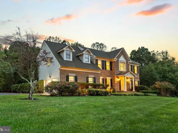 11910 Crayton Court, Herndon VA 20170