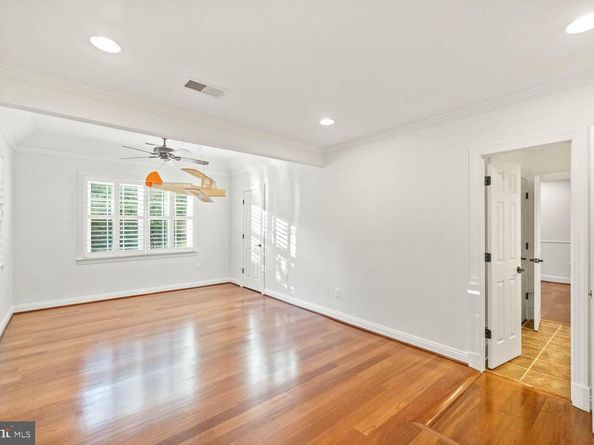 11910 Crayton Court, Herndon VA 20170