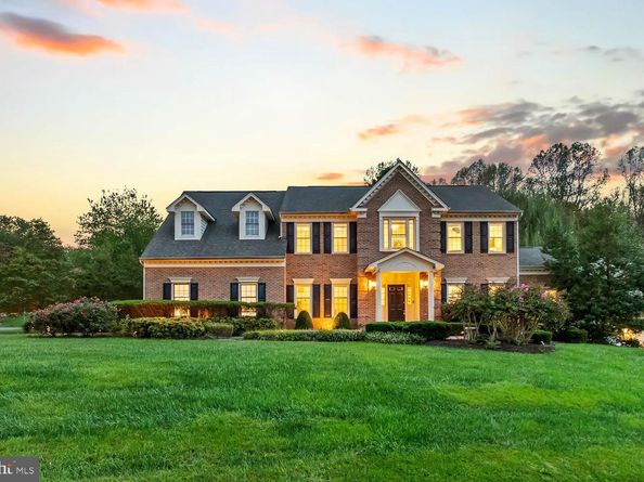 11910 Crayton Court, Herndon VA 20170