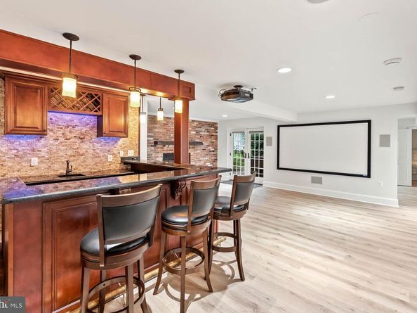 11910 Crayton Court, Herndon VA 20170