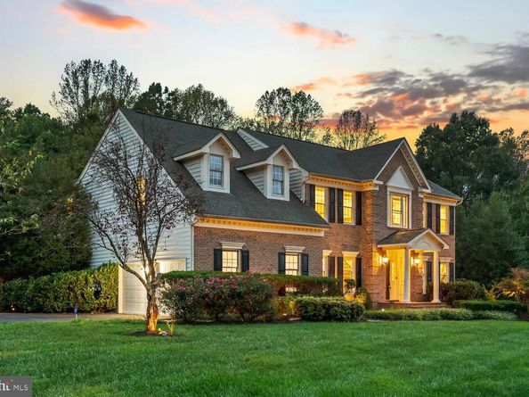 11910 Crayton Court, Herndon VA 20170