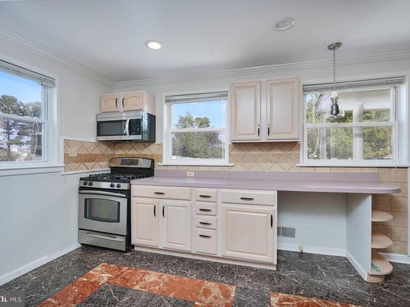 6400 Bells Mill Road, Bethesda MD 20817