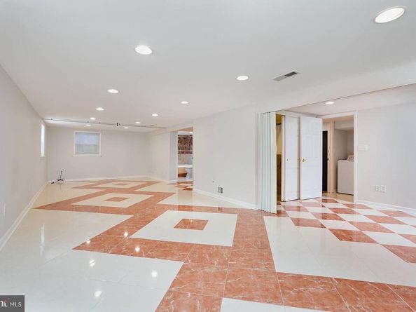 6400 Bells Mill Road, Bethesda MD 20817