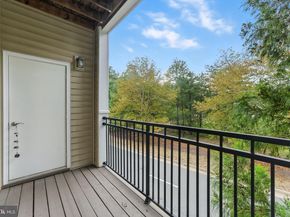12958 Centre Park Circle 219, Herndon VA 20171