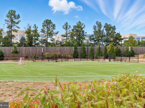 12958 Centre Park Circle 219, Herndon VA 20171
