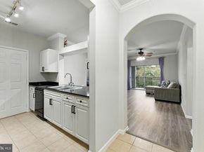12958 Centre Park Circle 219, Herndon VA 20171