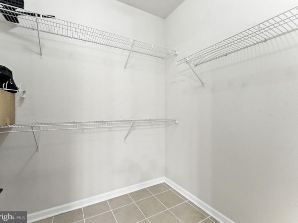 12958 Centre Park Circle 219, Herndon VA 20171