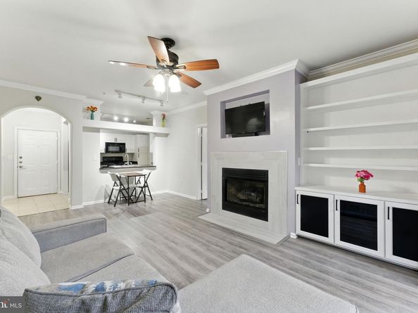 12958 Centre Park Circle 219, Herndon VA 20171