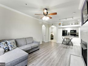 12958 Centre Park Circle 219, Herndon VA 20171